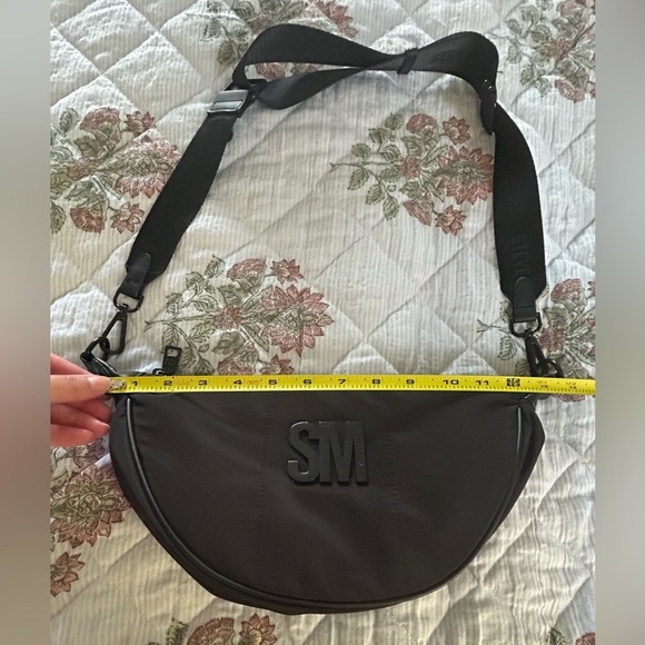 Steve Madden half moon Black Crossbody Bag - Picture 10 of 10